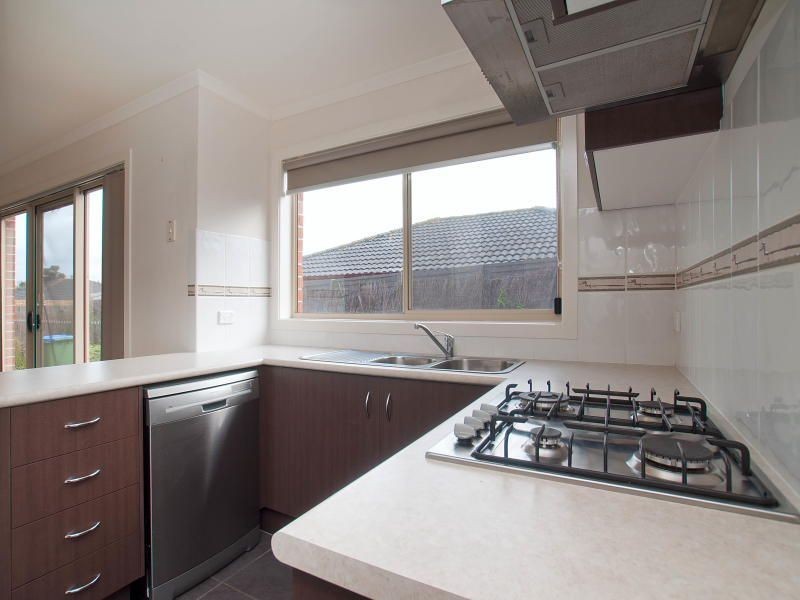 3/6 Raymond  Street, Somerville VIC 3912