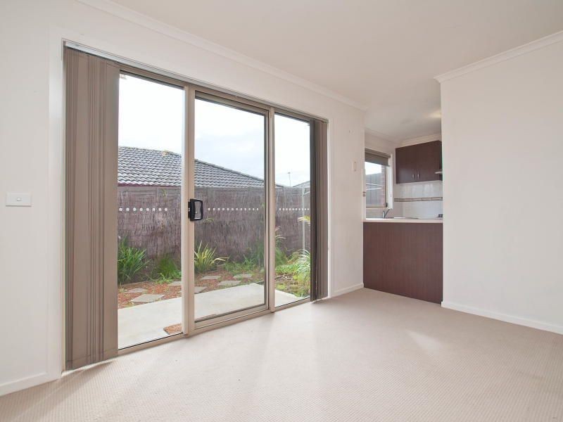 3/6 Raymond  Street, Somerville VIC 3912