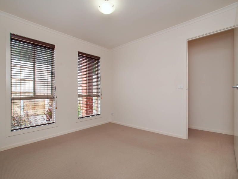 3/6 Raymond  Street, Somerville VIC 3912