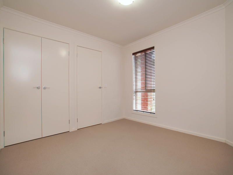 3/6 Raymond  Street, Somerville VIC 3912