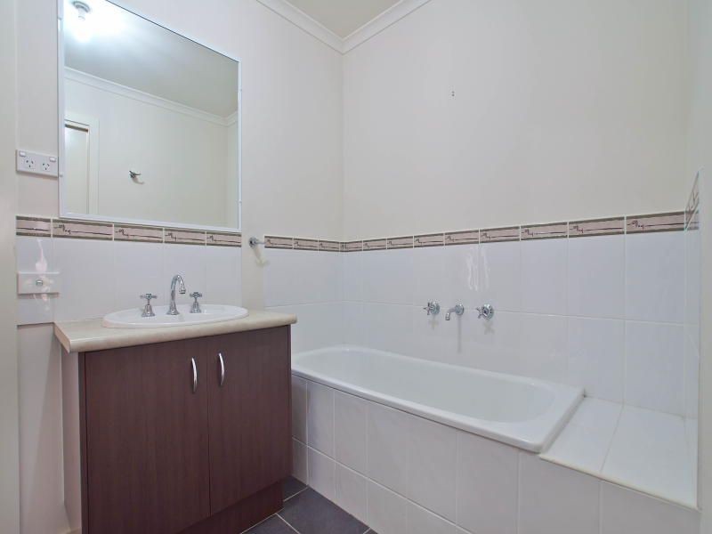 3/6 Raymond  Street, Somerville VIC 3912