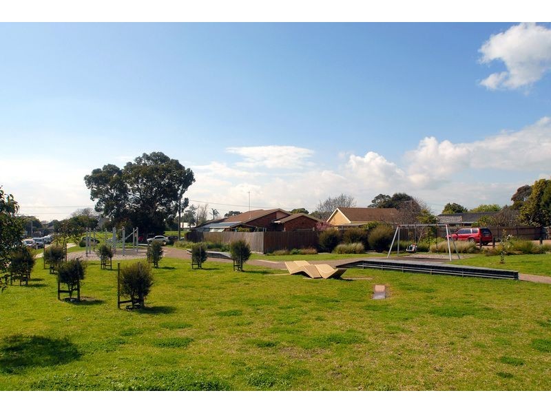 2/19 Ebdale Street, Frankston VIC 3199