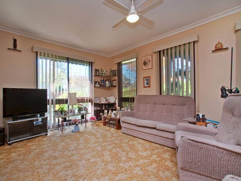 24 Barclay Avenue, Frankston VIC 3199