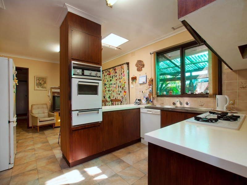 24 Barclay Avenue, Frankston VIC 3199