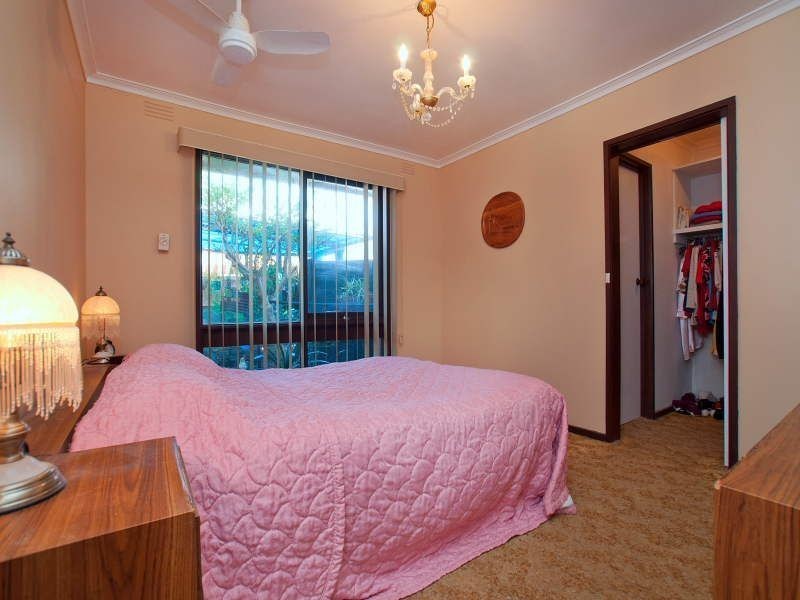 24 Barclay Avenue, Frankston VIC 3199