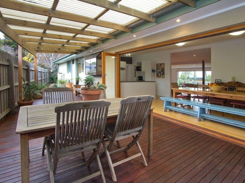 11 Stradbroke Avenue, Frankston South VIC 3199
