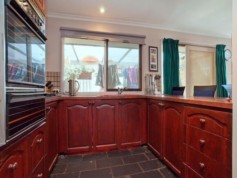 2 Elenya Court, Frankston VIC 3199