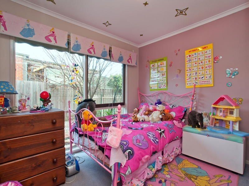 2 Elenya Court, Frankston VIC 3199