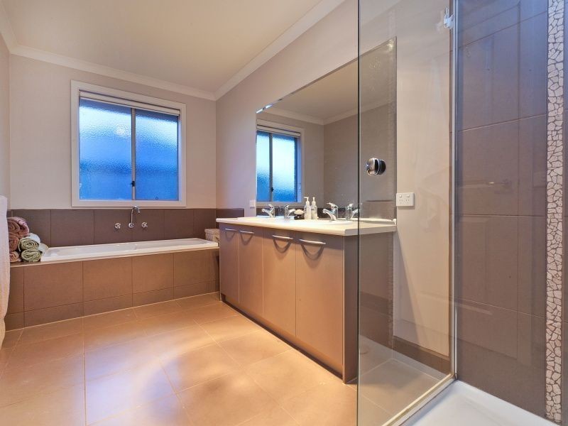6 Victor Drive, Hastings VIC 3915