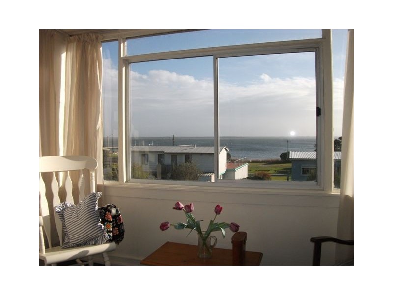 13 Fisher Parade, Loch Sport VIC 3851