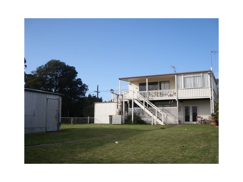 13 Fisher Parade, Loch Sport VIC 3851