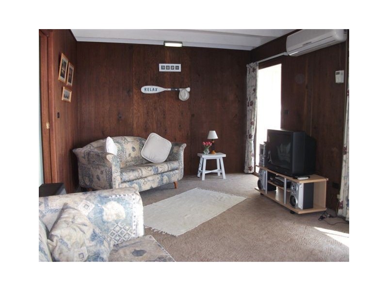 13 Fisher Parade, Loch Sport VIC 3851