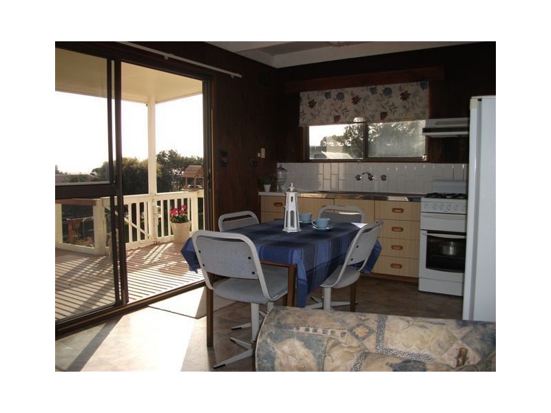 13 Fisher Parade, Loch Sport VIC 3851