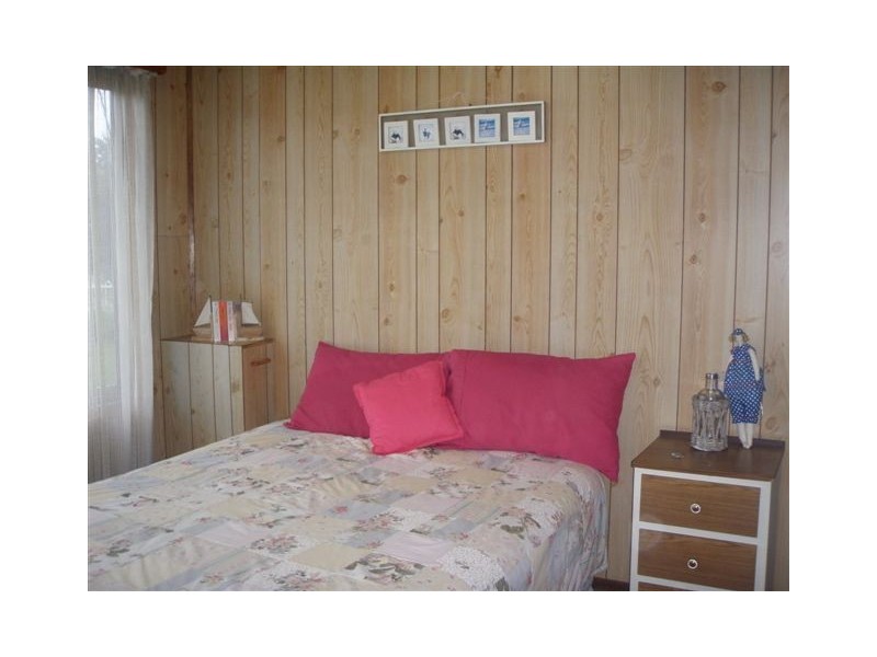 13 Fisher Parade, Loch Sport VIC 3851