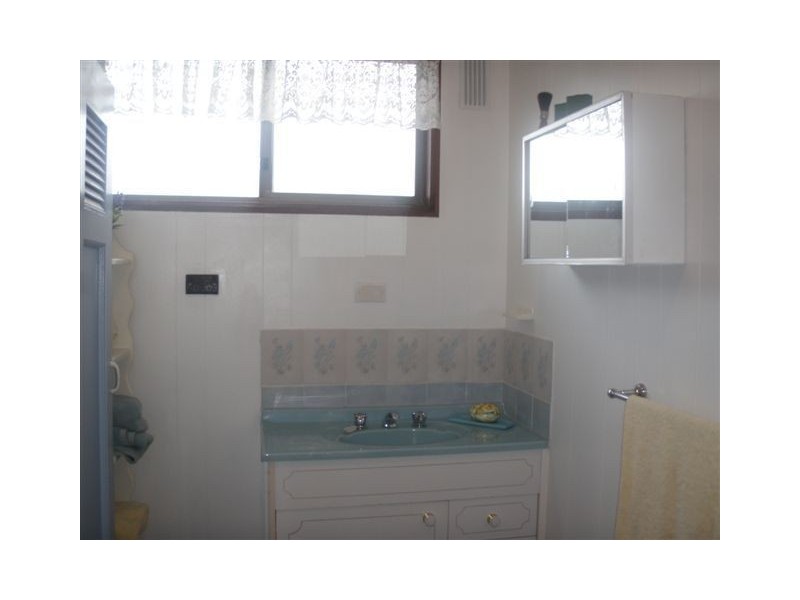 13 Fisher Parade, Loch Sport VIC 3851