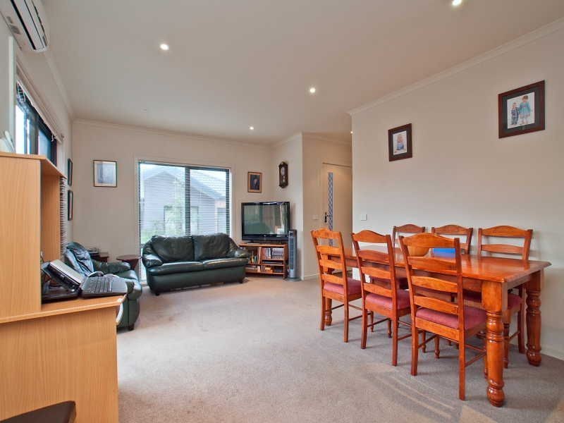 11/33 Deane Street, Frankston VIC 3199