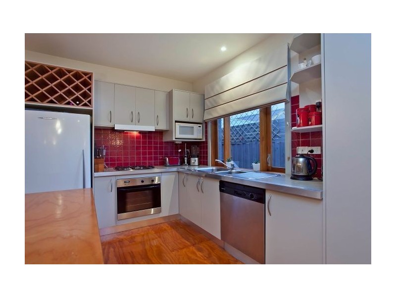 2/242 Heatherhill Road, Frankston VIC 3199