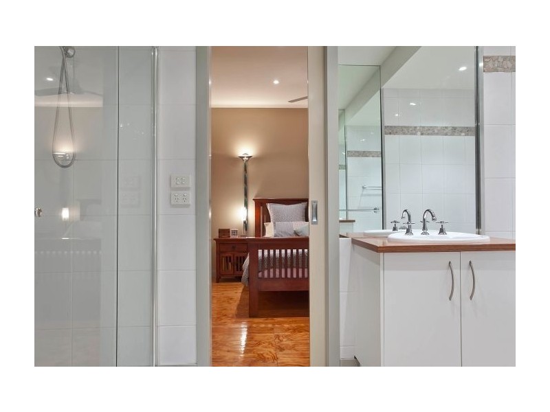 2/242 Heatherhill Road, Frankston VIC 3199