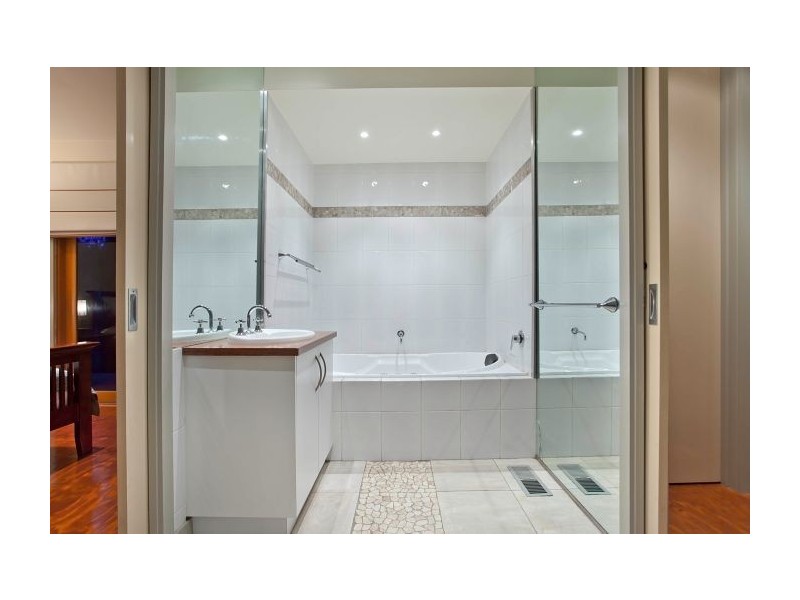 2/242 Heatherhill Road, Frankston VIC 3199