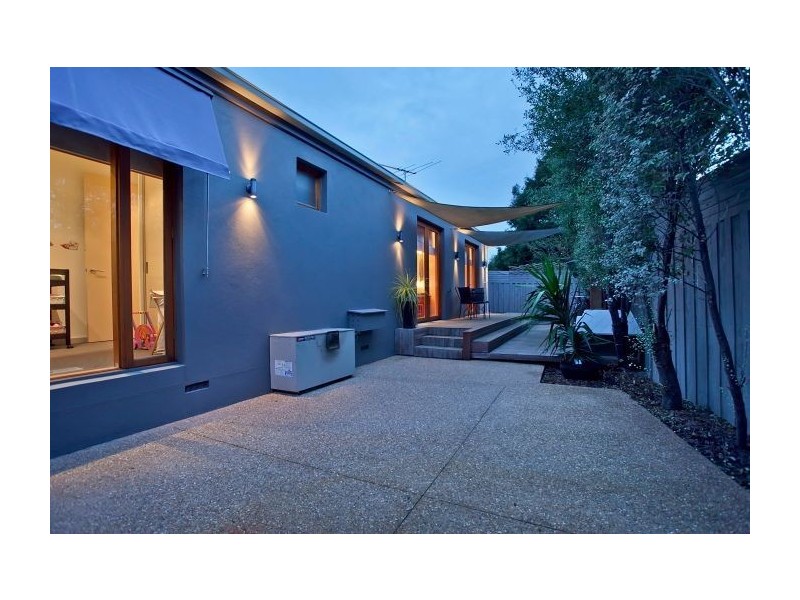 2/242 Heatherhill Road, Frankston VIC 3199