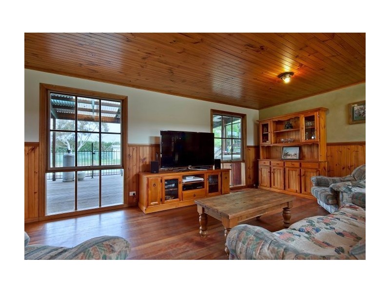 8 Noaki Street, Pearcedale VIC 3912