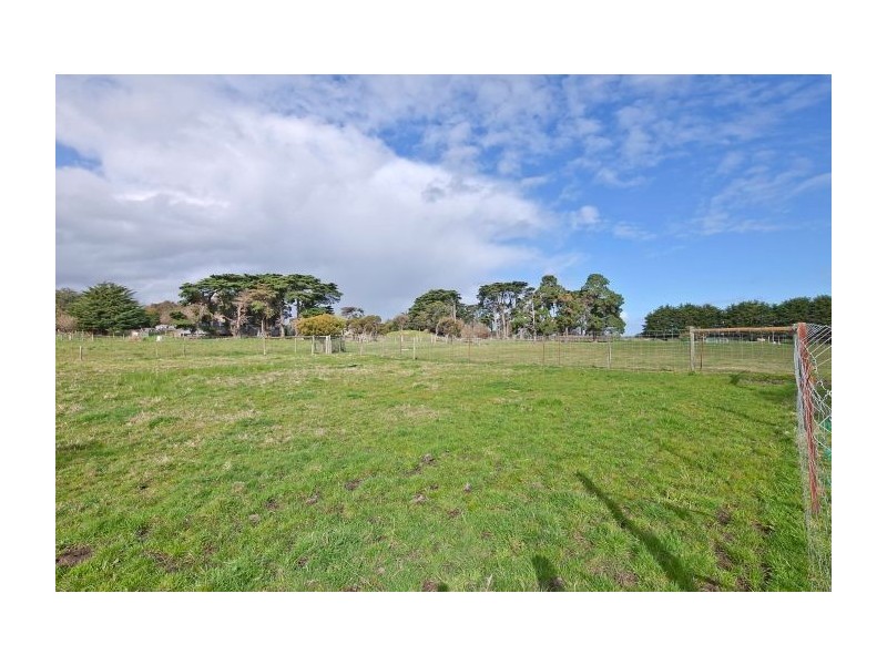 8 Noaki Street, Pearcedale VIC 3912