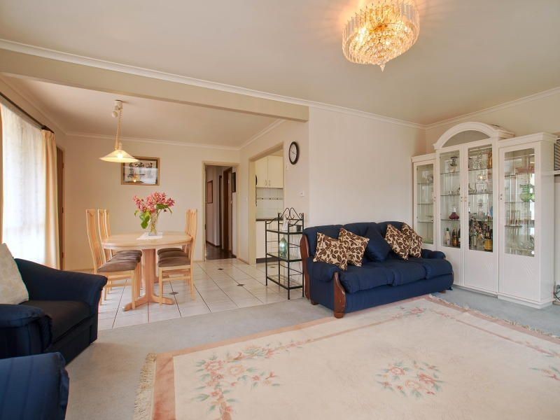 16 Coprosma Avenue, Frankston VIC 3199