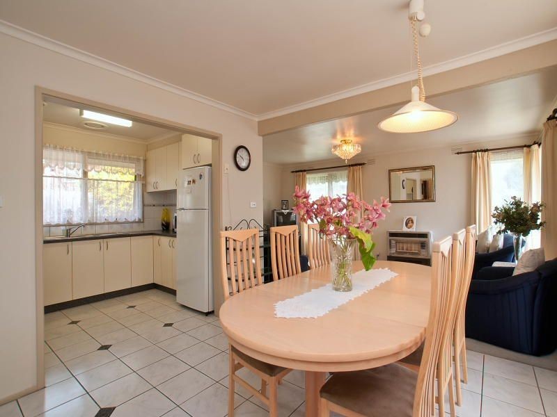16 Coprosma Avenue, Frankston VIC 3199