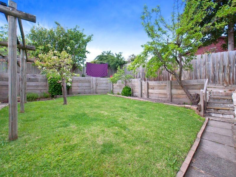 16 Coprosma Avenue, Frankston VIC 3199
