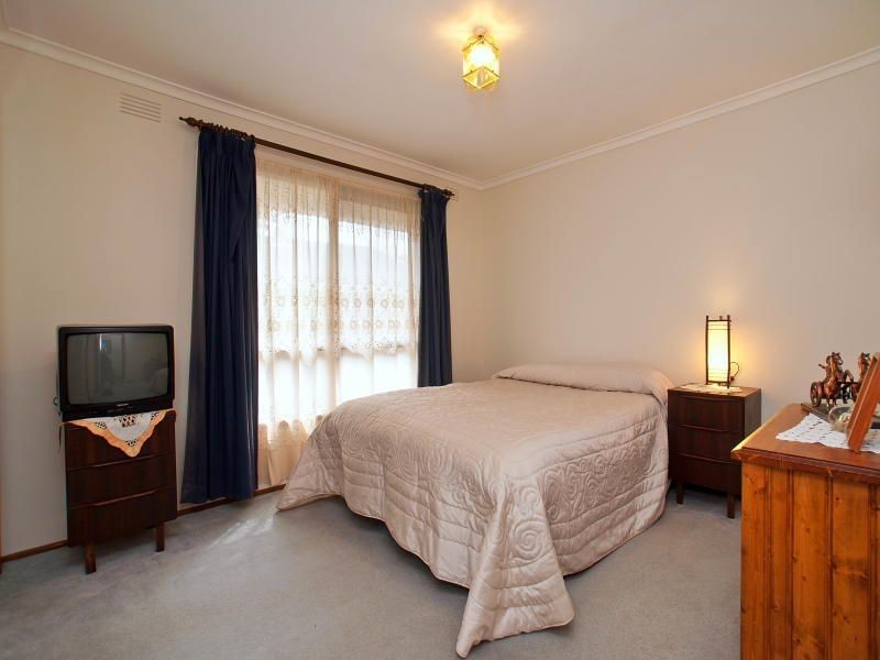 16 Coprosma Avenue, Frankston VIC 3199