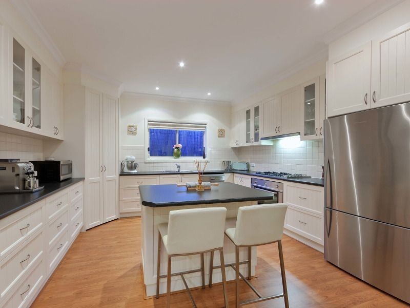 8 Snow Gum Place, Somerville VIC 3912