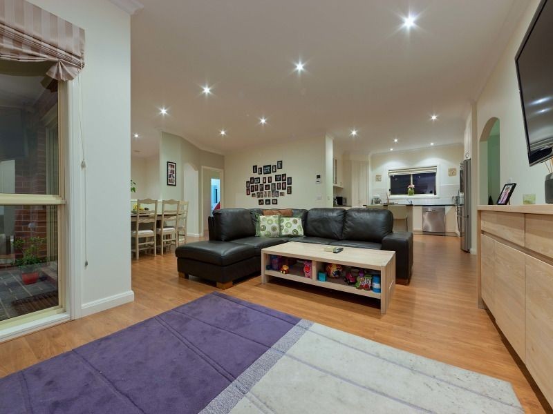 8 Snow Gum Place, Somerville VIC 3912