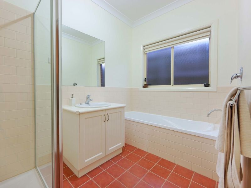 8 Snow Gum Place, Somerville VIC 3912