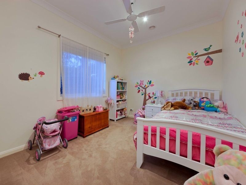 8 Snow Gum Place, Somerville VIC 3912