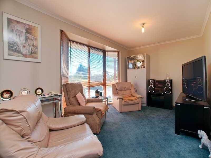 2/33 Wiltshire Drive, Somerville VIC 3912