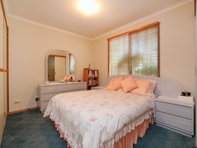 2/33 Wiltshire Drive, Somerville VIC 3912