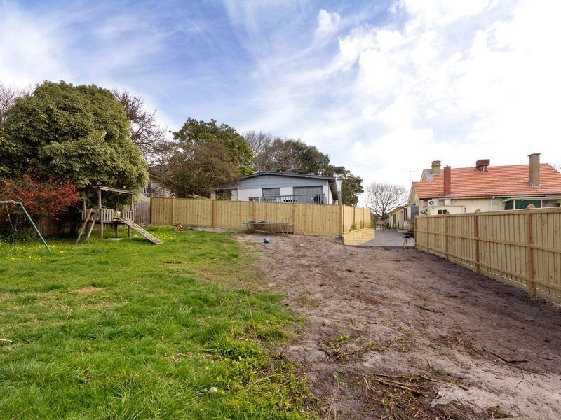 2/5 Cliff Road, Frankston VIC 3199