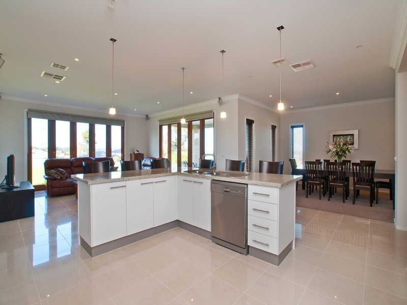 4 The Grange, Frankston South VIC 3199