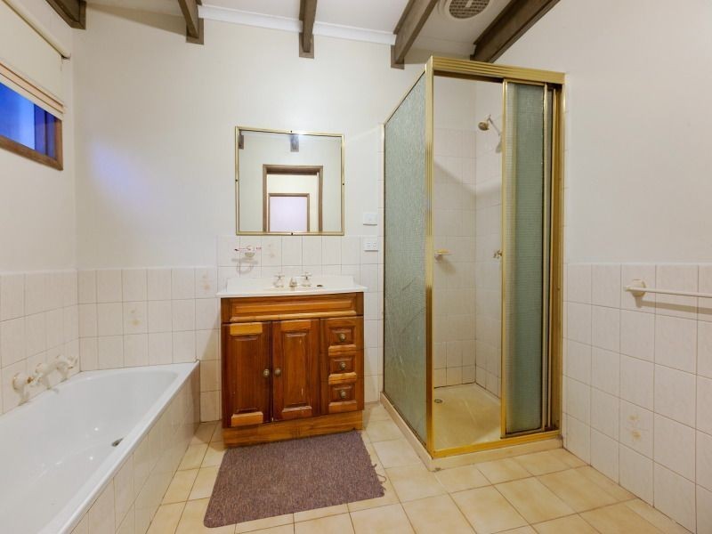 11 Melaleuca Court, Frankston VIC 3199