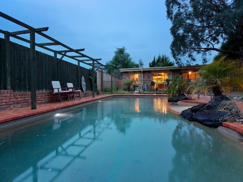 11 Melaleuca Court, Frankston VIC 3199