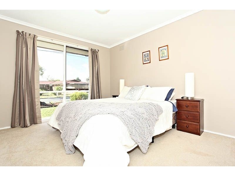 31 Oaklands Crescent, Frankston VIC 3199