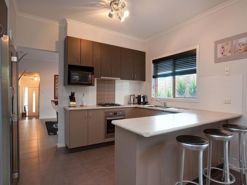 48 Clifton Park Drive, Carrum Downs VIC 3201