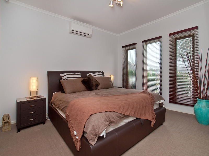 48 Clifton Park Drive, Carrum Downs VIC 3201