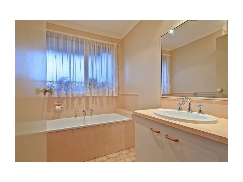 2/197 Seaford Road, Seaford VIC 3198