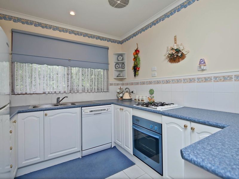 51 Pembroke Drive, Somerville VIC 3912