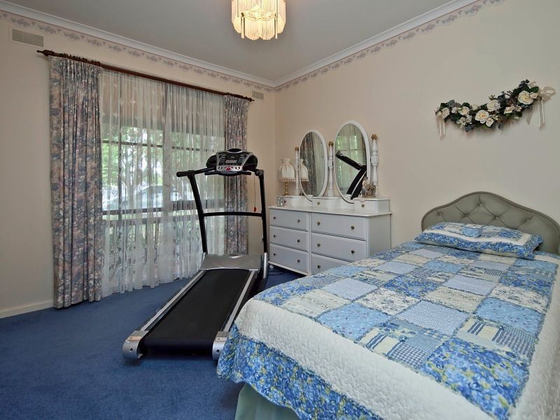 51 Pembroke Drive, Somerville VIC 3912