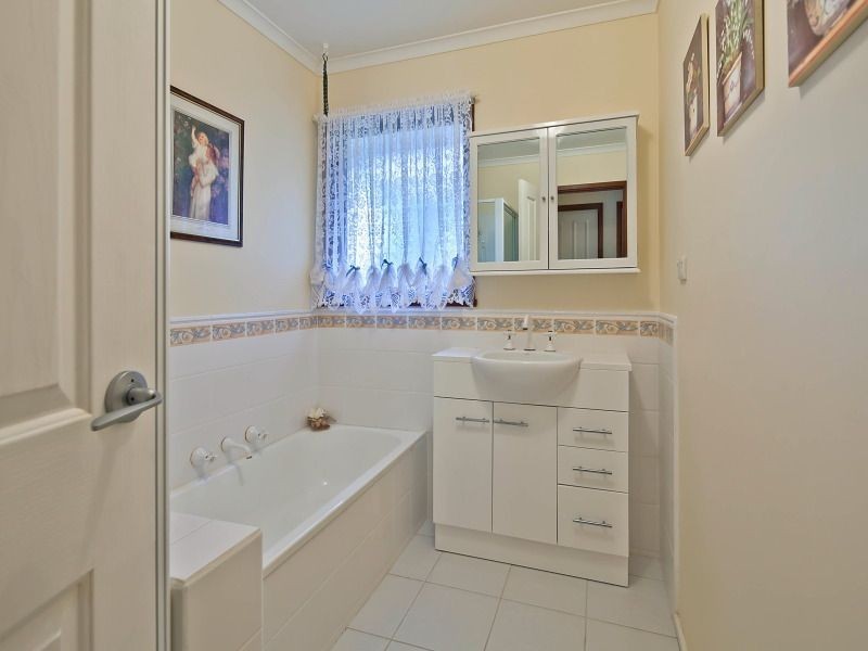 51 Pembroke Drive, Somerville VIC 3912