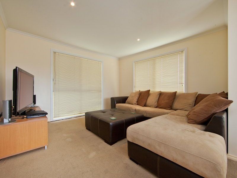 1/28 Eramosa Road West, Somerville VIC 3912