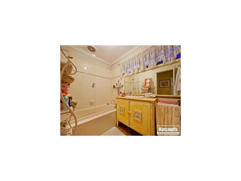 16 McComb Boulevard, Frankston South VIC 3199