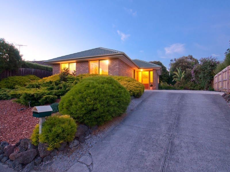 93 Raphael Crescent, Frankston VIC 3199
